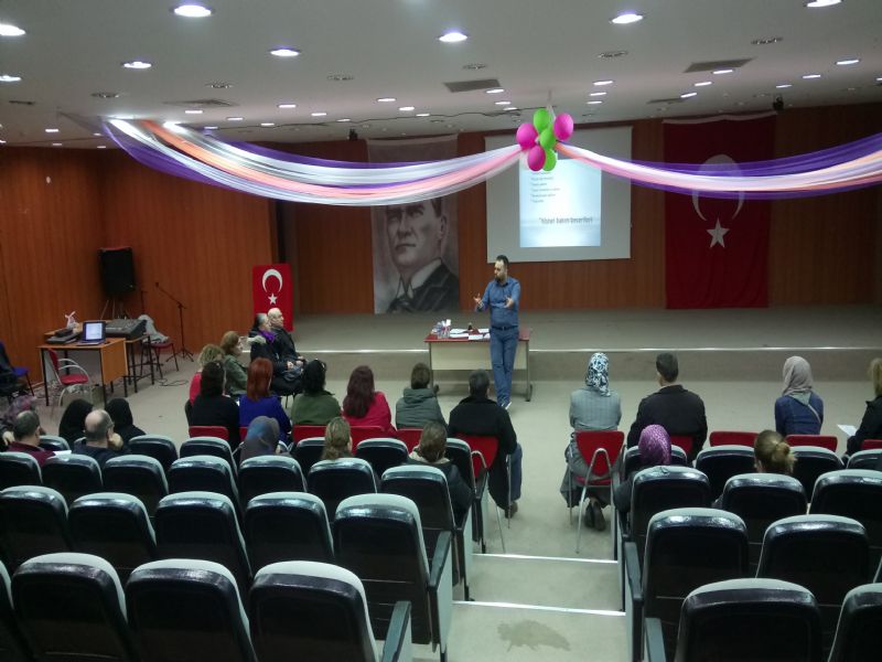 zmir Oemtek- 13.03.2017-Eitim Orta Okullarmzdan Karyaka .E.M.E.M  renci Velilerine Aile Eitimi Seminerlerinin 1.Oturumu yapld.